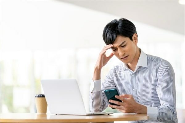 携帯電話料金滞納でdスマホローン審査に落ちた男性